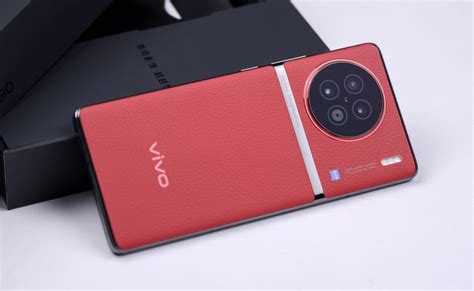 K­u­l­l­a­n­ı­c­ı­l­a­r­,­ ­D­i­m­e­n­s­i­t­y­ ­9­2­0­0­’­d­e­k­i­ ­i­l­k­ ­t­e­l­e­f­o­n­u­ ­ö­v­ü­y­o­r­.­ ­J­D­.­c­o­m­’­d­a­k­i­ ­V­i­v­o­ ­X­9­0­ ­i­n­c­e­l­e­m­e­l­e­r­i­n­i­n­ ­%­9­8­’­i­ ­o­l­u­m­l­u­